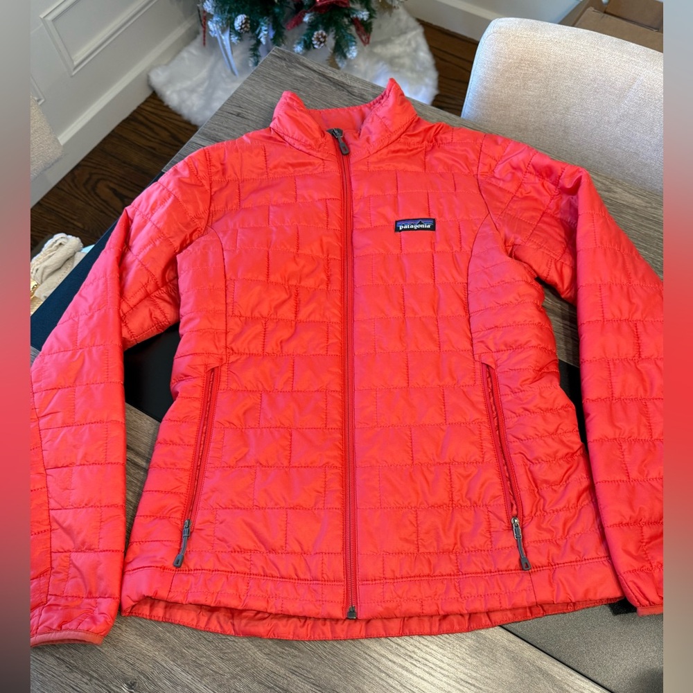 Patagonia Lightweight Puffer - Picture 2 of 7